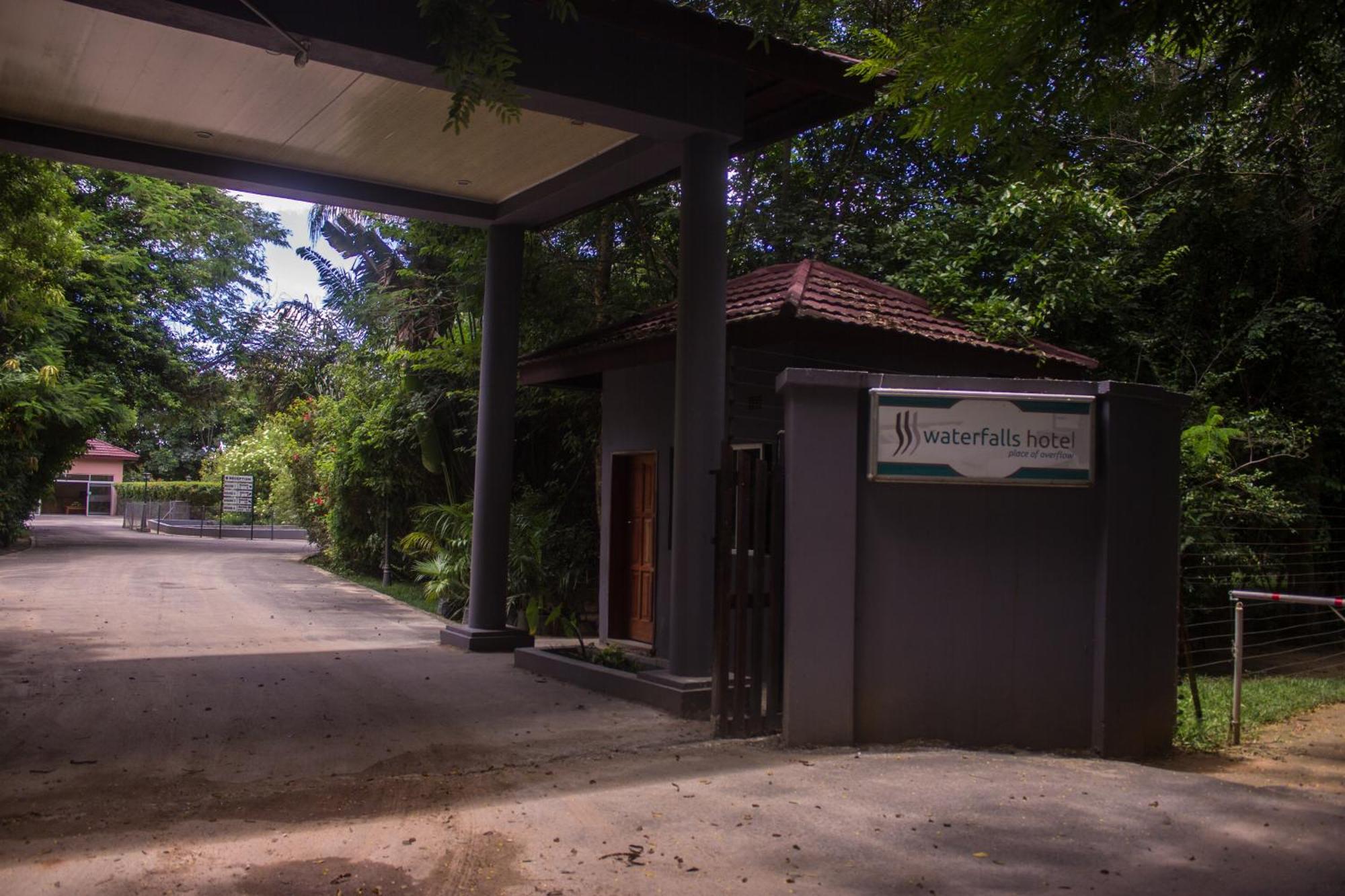 Waterfalls Hotel Lusaka Exterior foto